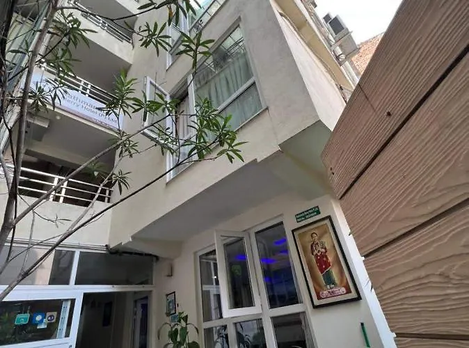 Merry Pvt Hotel *