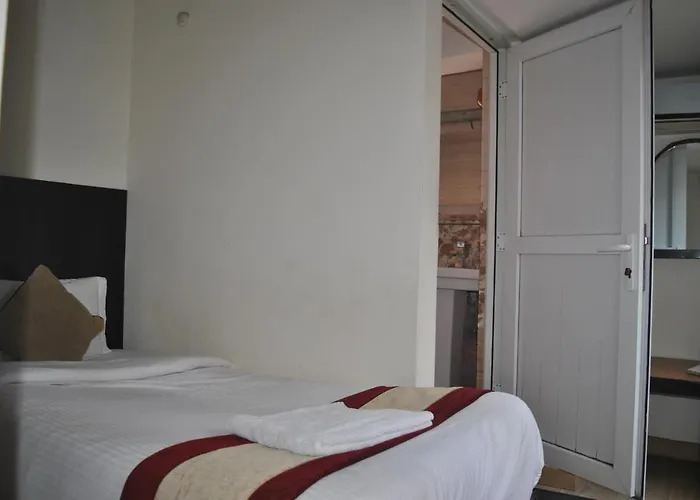 Hotel Merry Pvt *